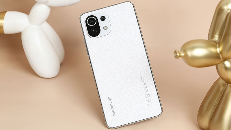 Xiaomi 11 Lite 5G NE Swarovski là chiếc điện thoại với vẻ ngoài ấn tượng